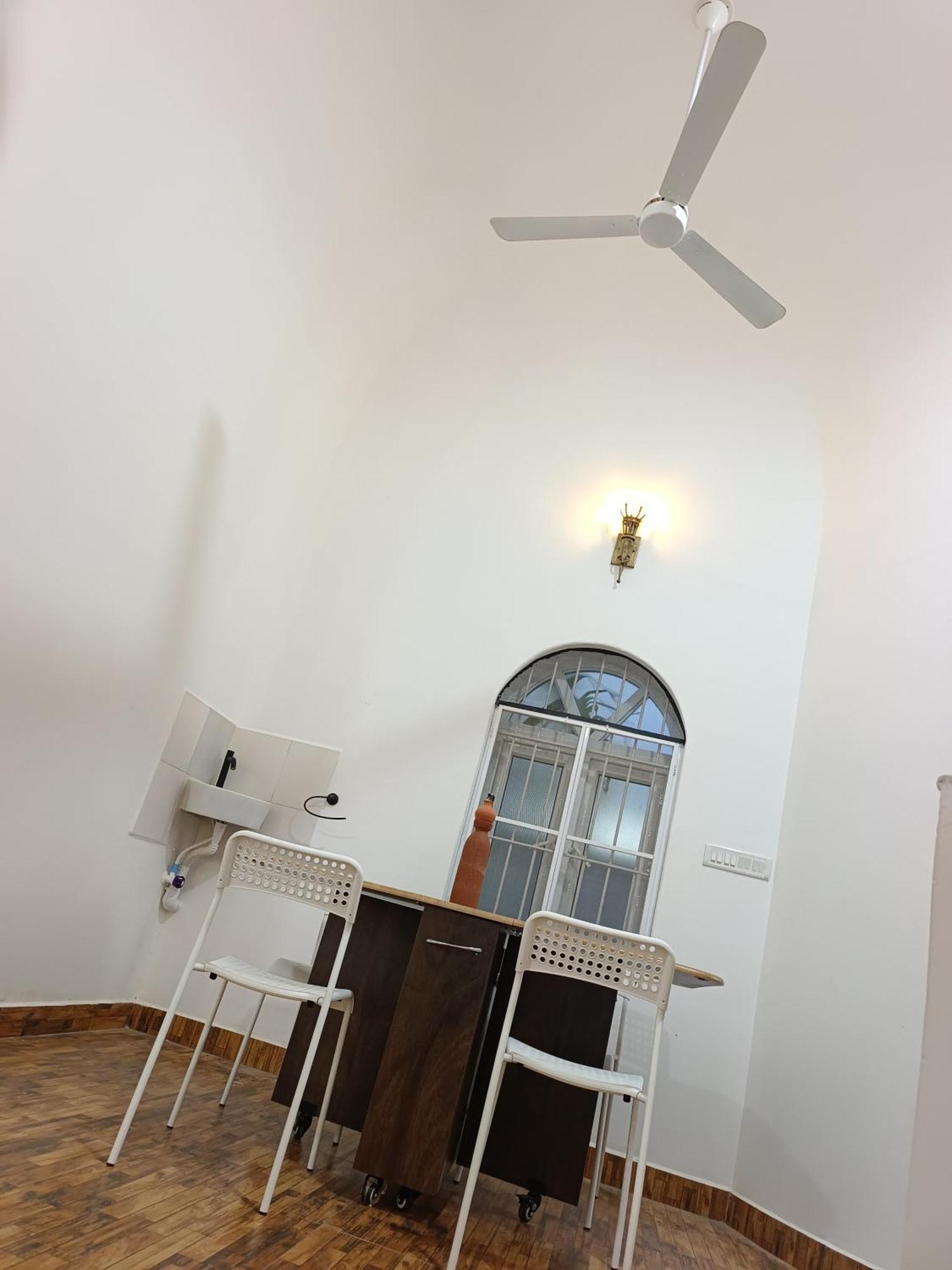 Caveman Guest House Пондичерри Экстерьер фото